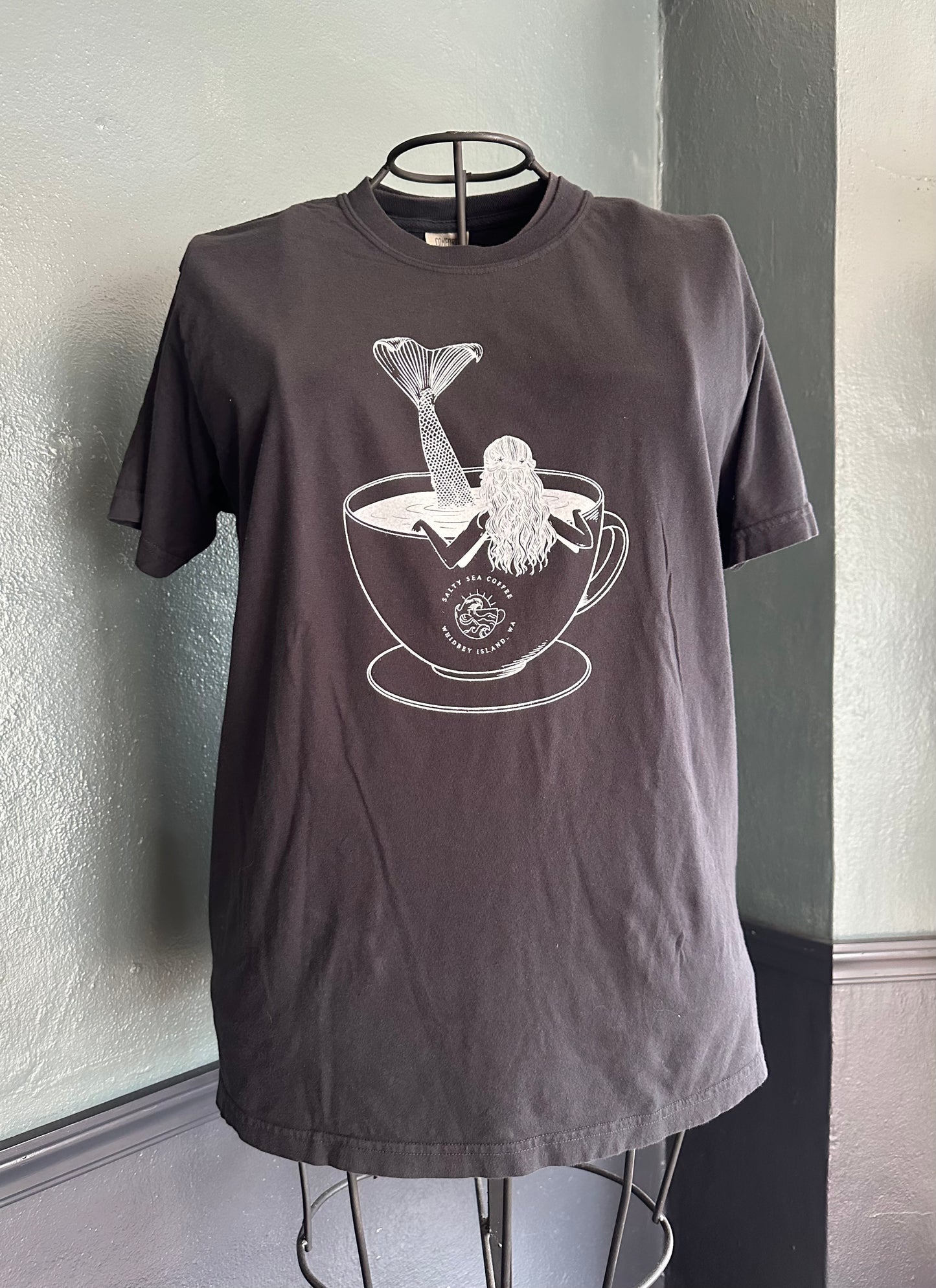 Mermaid In Coffee Mug - Tshirt